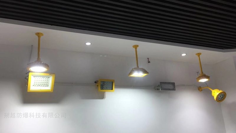 公园人行桥照明：施工案例解析与关键要点**